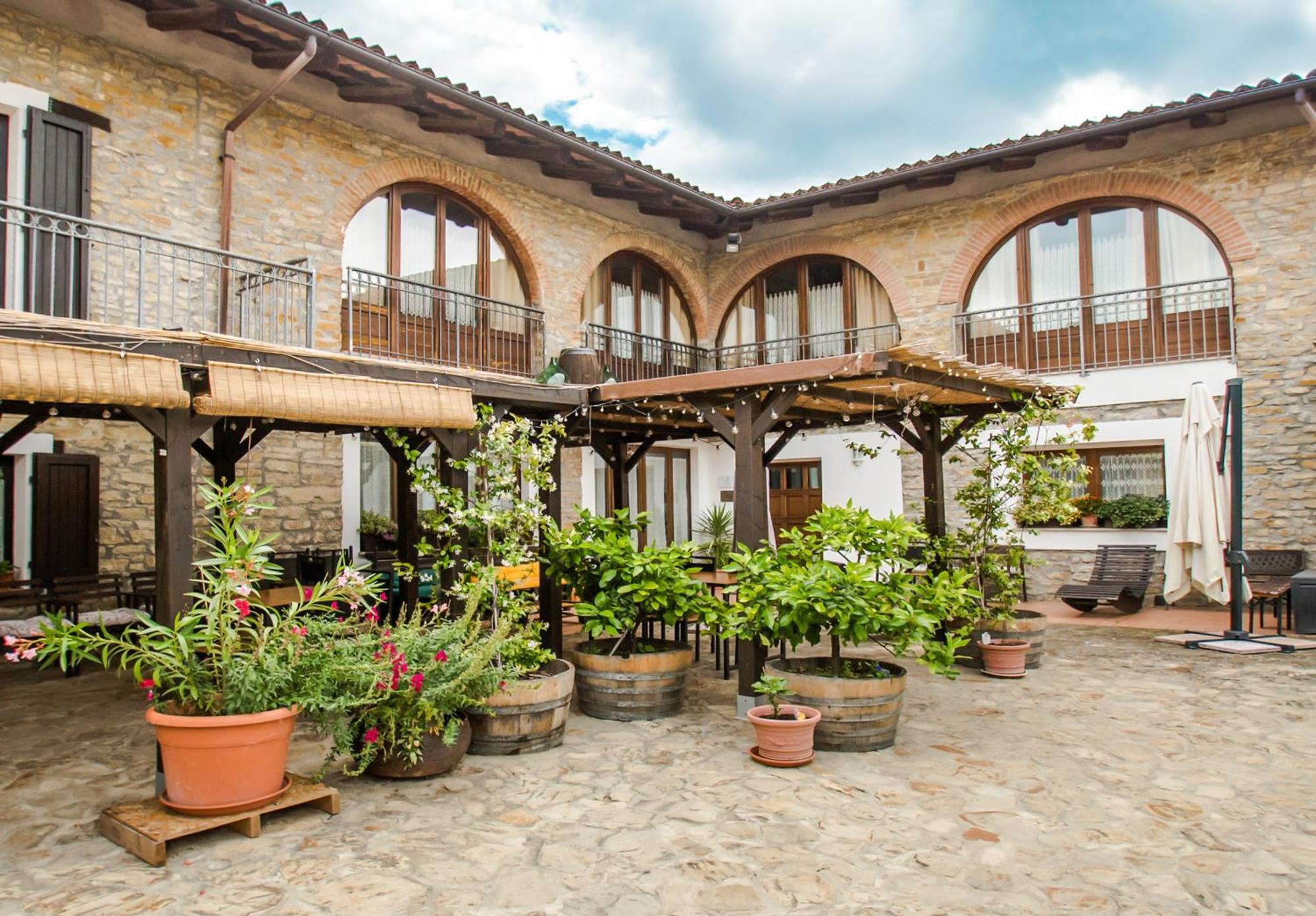 Agriturismo Tenuta San Giuseppe Cossano Belbo Luaran gambar
