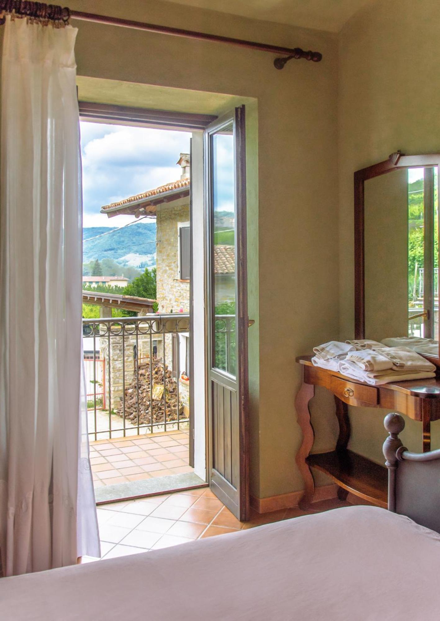Agriturismo Tenuta San Giuseppe Cossano Belbo Luaran gambar