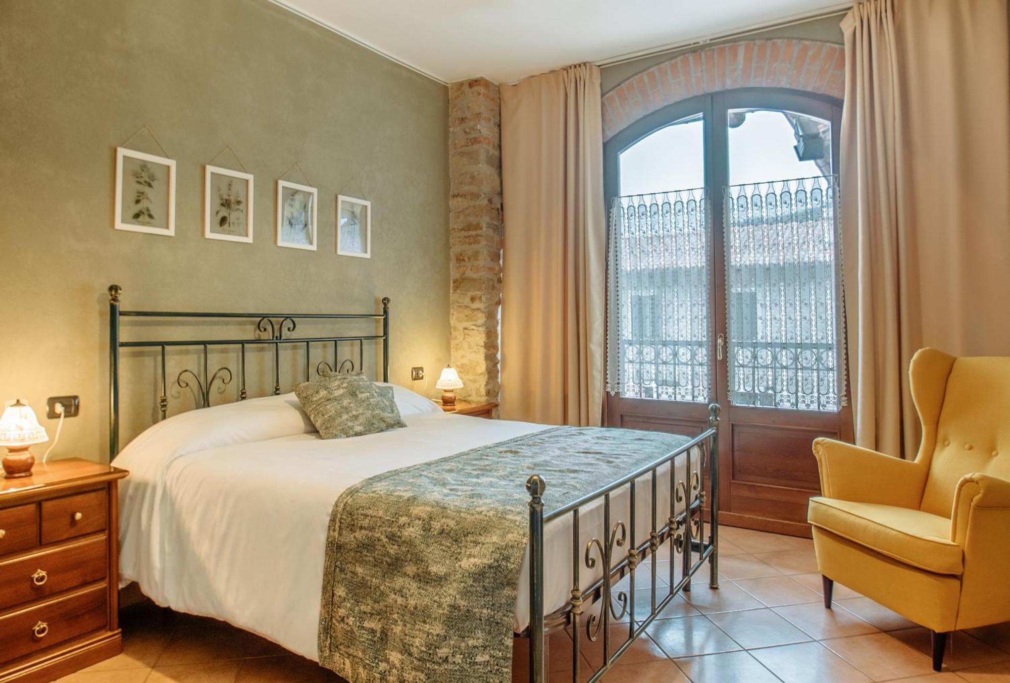 Agriturismo Tenuta San Giuseppe Cossano Belbo Luaran gambar