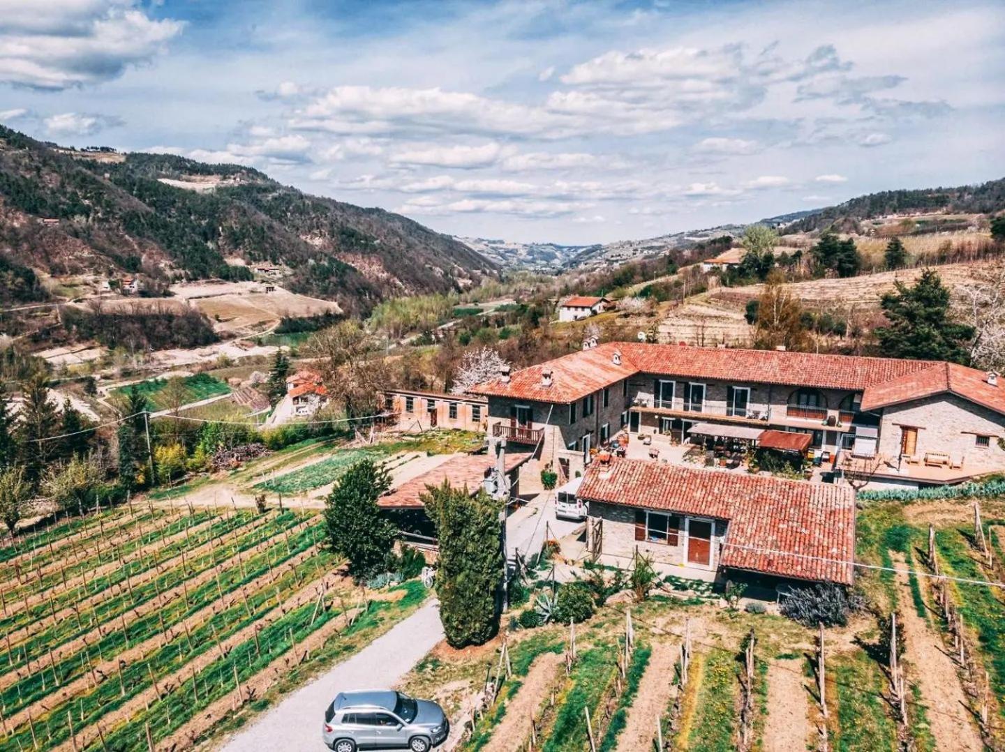 Agriturismo Tenuta San Giuseppe Cossano Belbo Luaran gambar