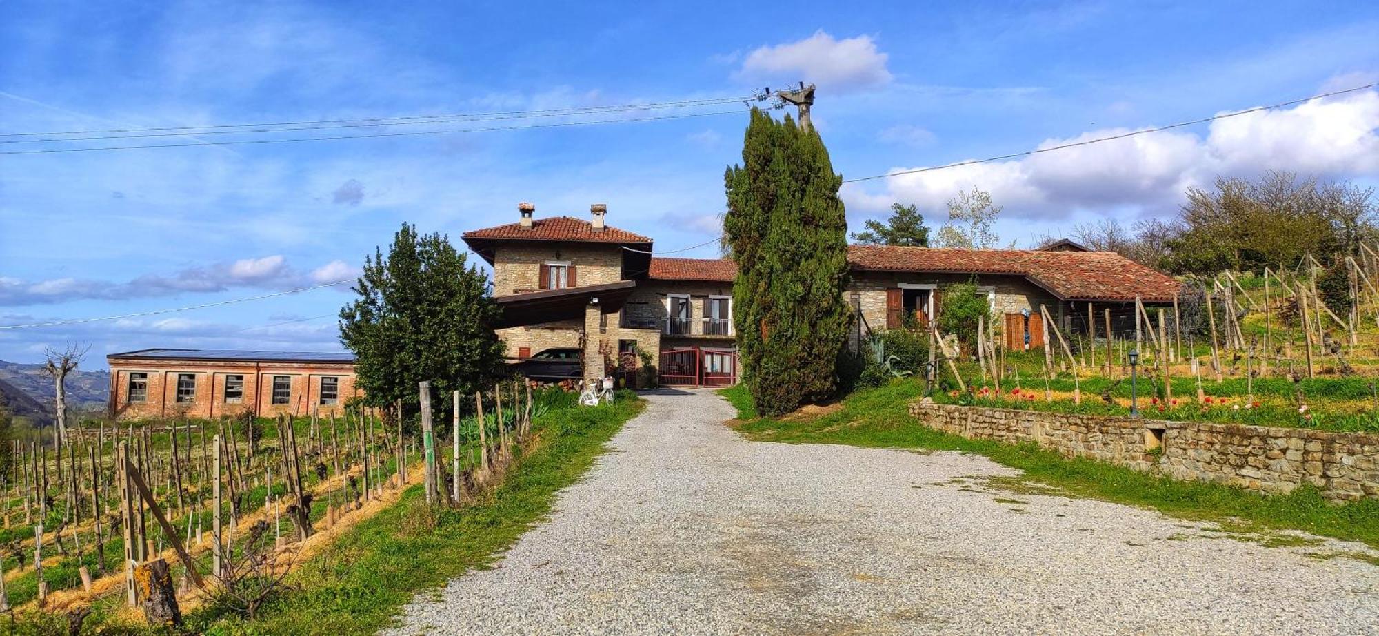 Agriturismo Tenuta San Giuseppe Cossano Belbo Luaran gambar