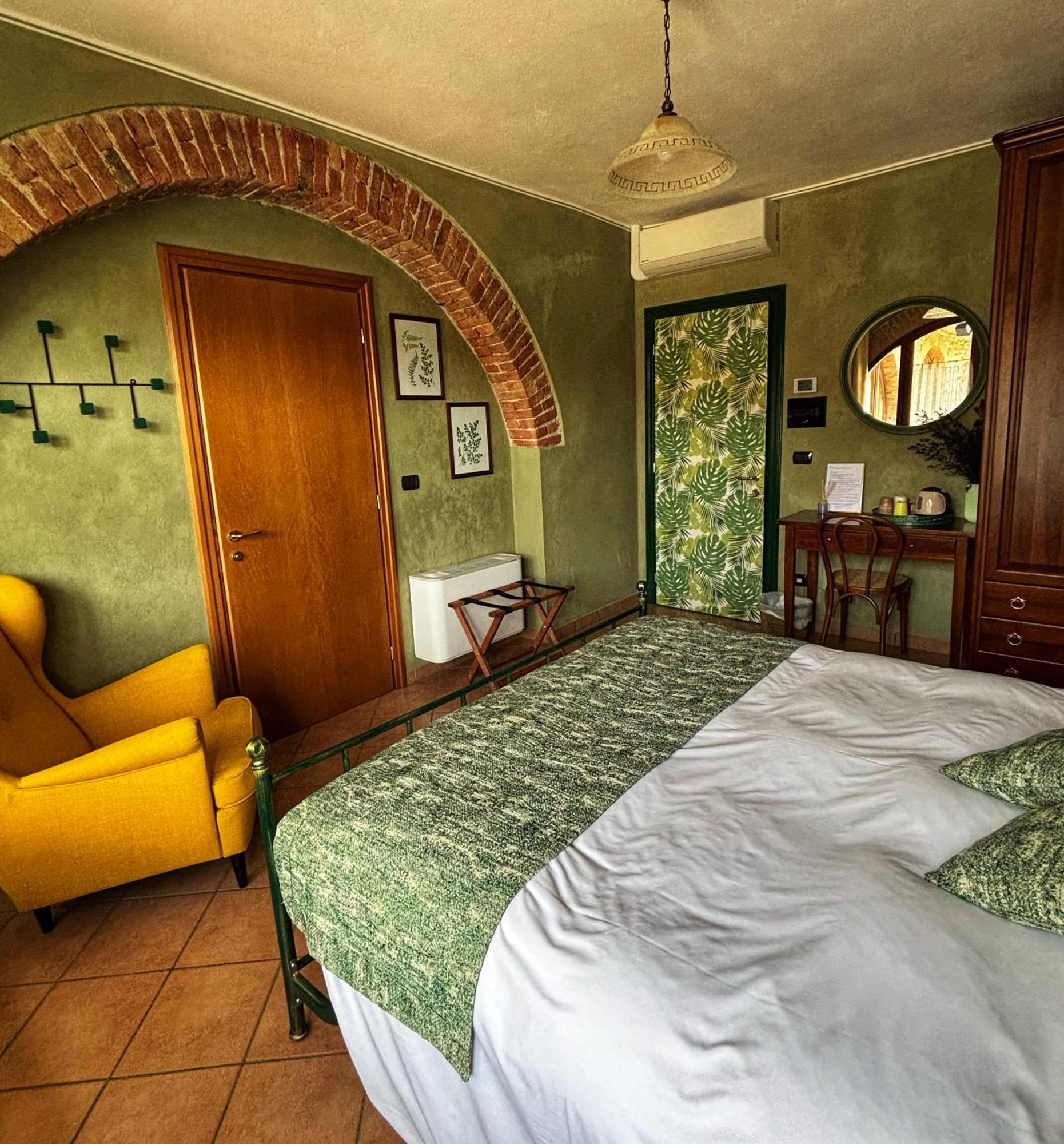 Agriturismo Tenuta San Giuseppe Cossano Belbo Luaran gambar