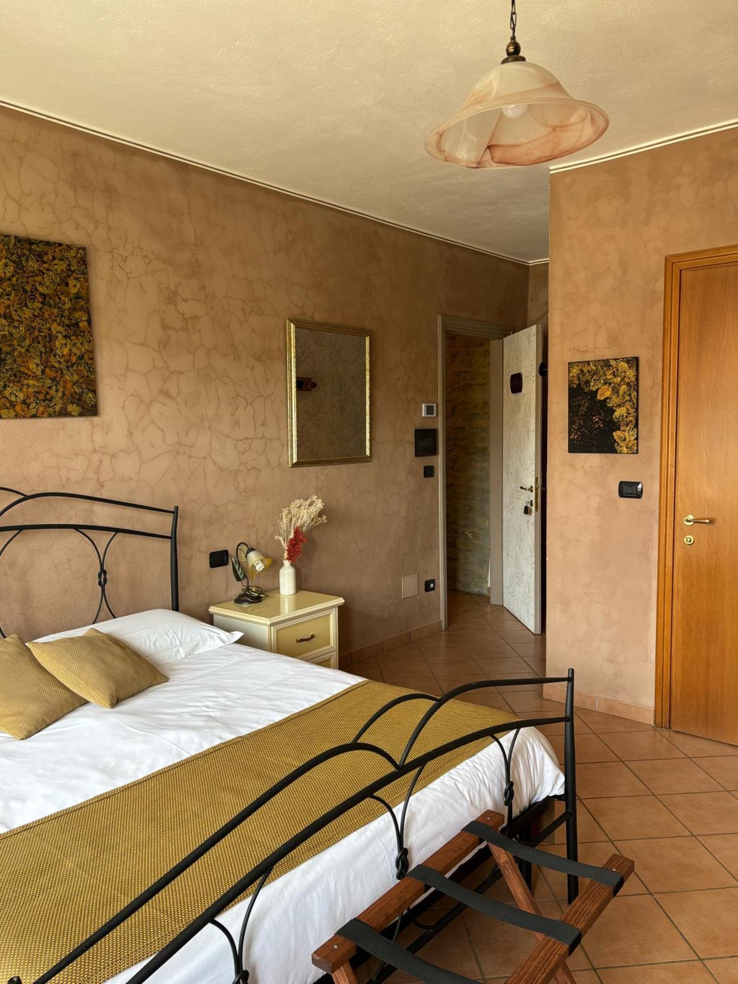 Agriturismo Tenuta San Giuseppe Cossano Belbo Luaran gambar